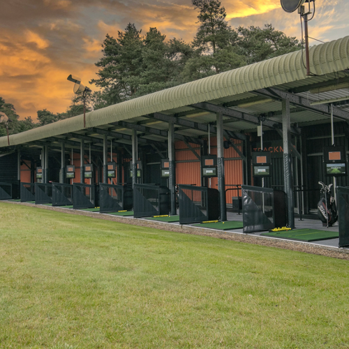 <p>TRACKMAN DRIVING RANGE</p>