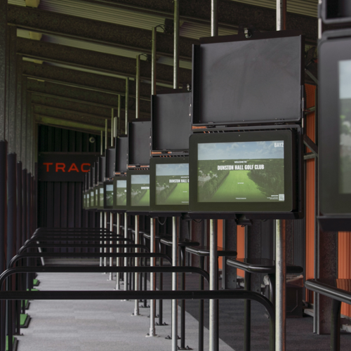 <p>TRACKMAN DRIVING RANGE</p>