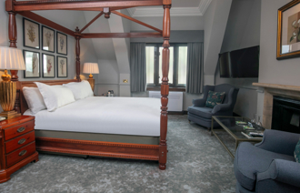Four Poster 1