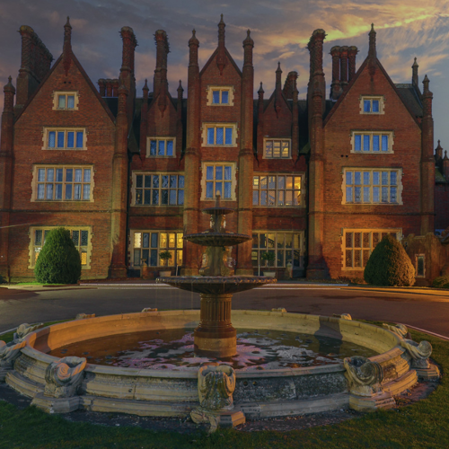 <p>HOTEL ENTRANCE</p>